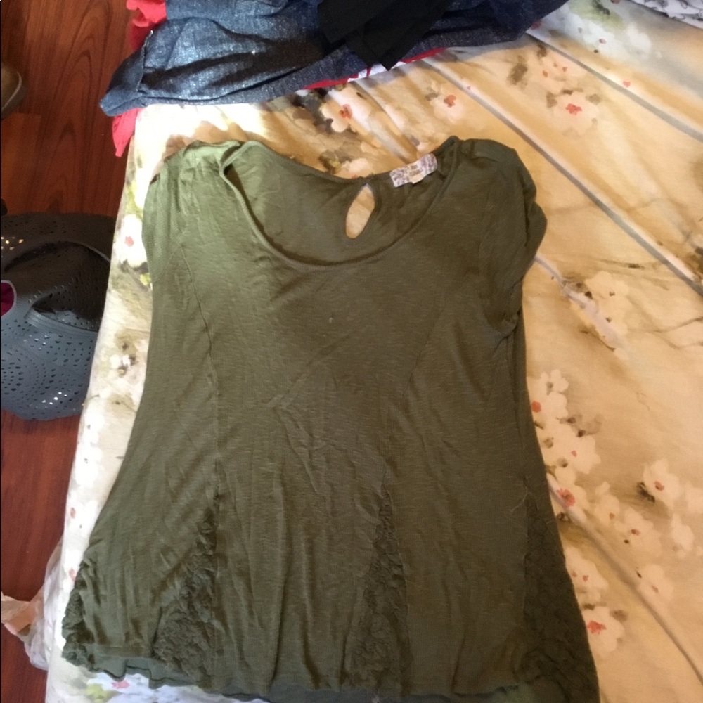 Olive shirt with lace